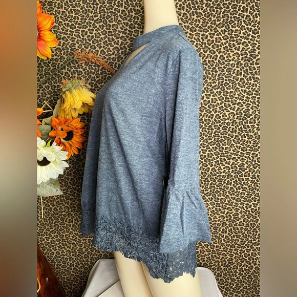 🌴3/$30🌴DOE & RAE Denim Grey Mock Neck Bell Sleeve Ruffle Trim Top NWT - Picture 5 of 11